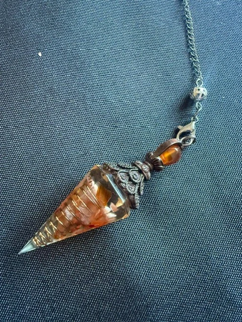 Magnifiques pendentifs en obsidienne noire et dorée